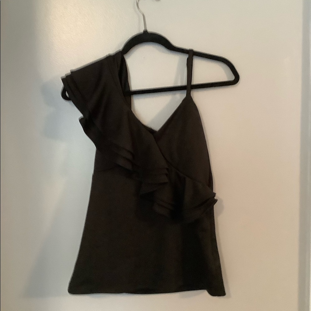 Off shoulder ruffled top